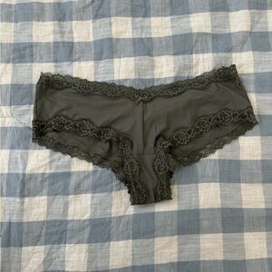 Silky Ribbed Cheeky Hipster Panties